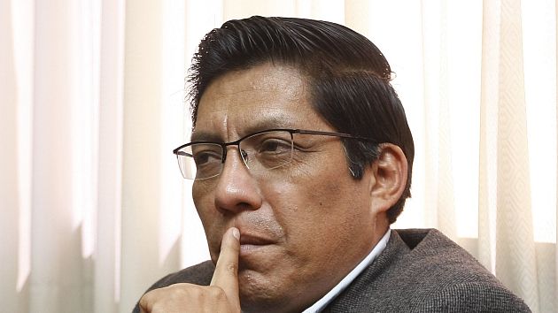 Vicente Zeballos recauda pruebas sobre el caso Rodolfo Orellana. (Mario Zapata)