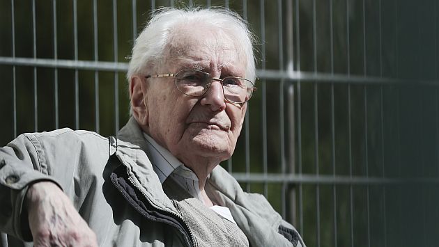 Holocausto: Luego de 70 años, someten a juicio a guardia de Auschwitz. (AP)