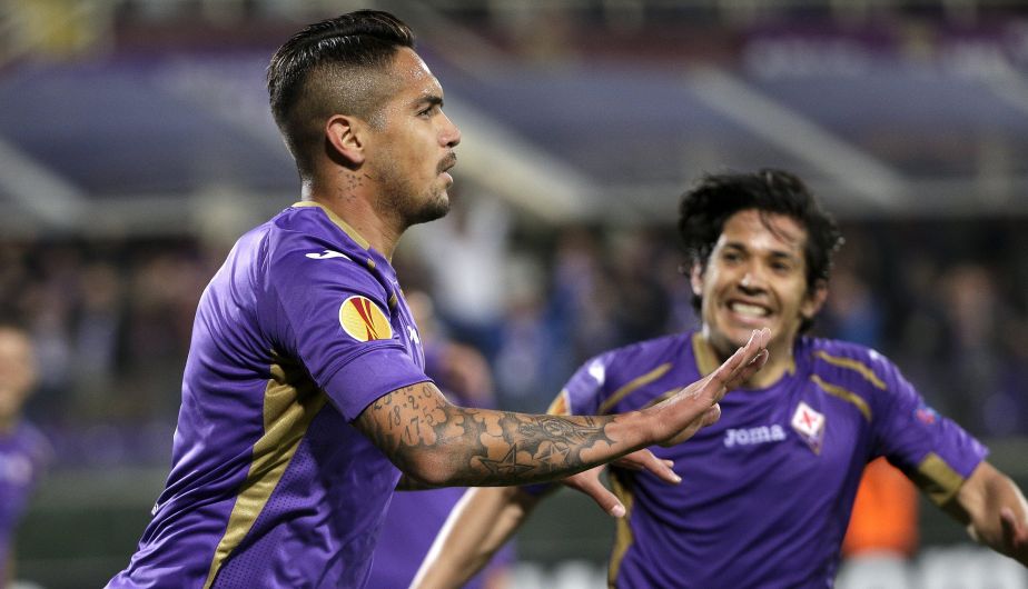 ‘Loco’ Vargas marcó en el triunfo de la Fiorentina en la Europa League. (Reuters)