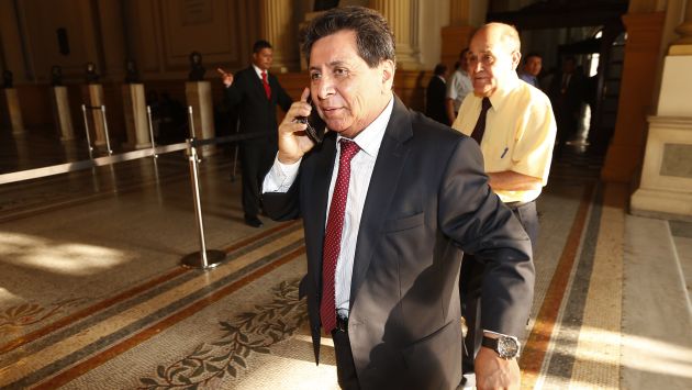 José León integra Comisión de Levantamiento de Inmunidad, pese a sus ‘anticuchos’. (Perú21)