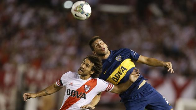 Boca Juniors y River Plate se enfrentan en el primer clásico oficial del año. (AP/Referencial)