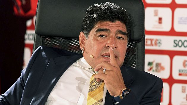 Diego Maradona realizó un ácido ataque contra Joseph Blatter. (AP)