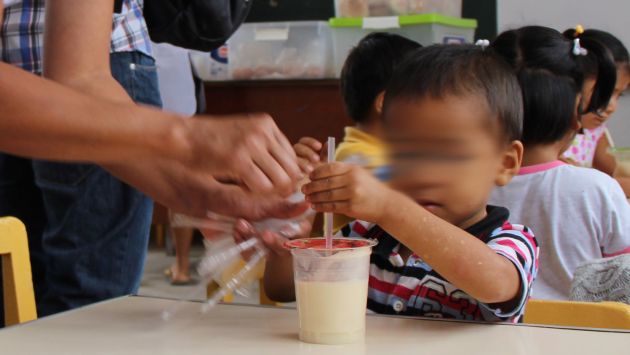 Niños que deberían beneficiarse con el programa Qali Warma se quedan sin desayuno. (Perú21)