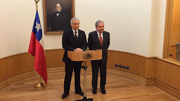 Embajador de Perú se reunió con canciller de Chile tras impasse por espionaje. (@HeraldoMunoz en Twitter)