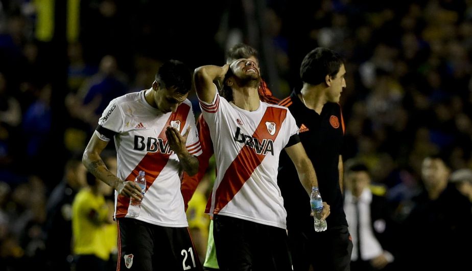 Suspendieron partido entre Boca Juniors y River Plate por incidente con gas pimienta. (AP)