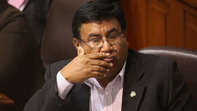 La oposición alerta de nueva maniobra del oficialismo para blindar a Alejandro Yovera. (Luis Gonzales)