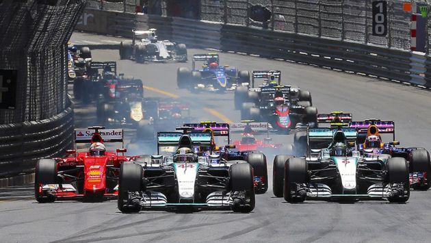 Lewis Hamilton lideró la carrera hasta que la escudería Mercedes decidió hacerlo entrar a boxes (Foto: EFE)