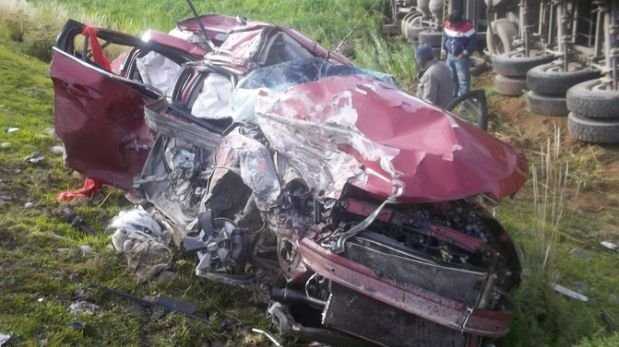 Dos muertos dejó accidente entre auto particular y trailer en Carretera Central - La Oroya. (Andina)