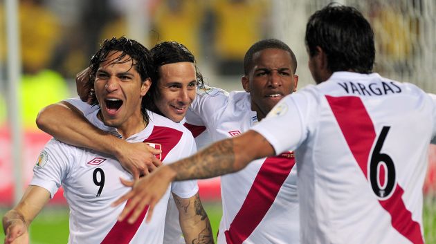 Claudio Pizarro será el líder de la selección peruana de Ricardo Gareca. (AFP)