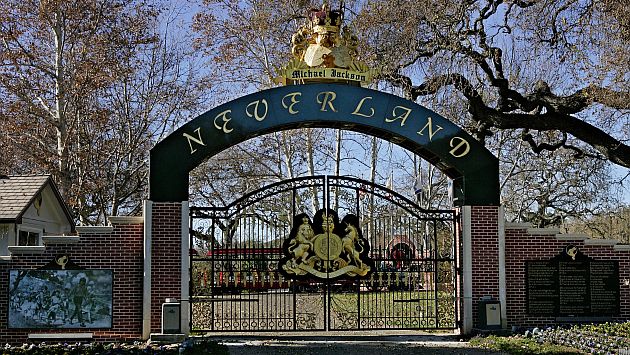 El rancho de Neverland, propiedad de Michael Jackson, que cuenta con un parque de diversiones será vendido. (AP)