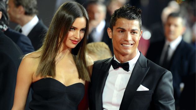 Irina Shayk dejó mal parado a Cristiano Ronaldo al alabar a Bradley Cooper. (AP)