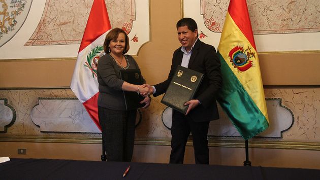El ministro boliviano de Hidrocarburos, Luis Alberto Sánchez, y la ministra de Energía y Minas de Perú, Rosa María Ortiz Ríos, se reunieron en Cusco. (Facebook)