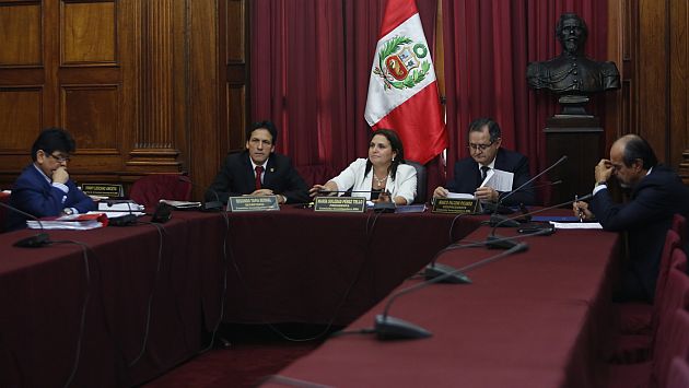 Presidenta de la comisión Belaunde Lossio, Marisol Pérez Tello, dio los nombres. (USI)