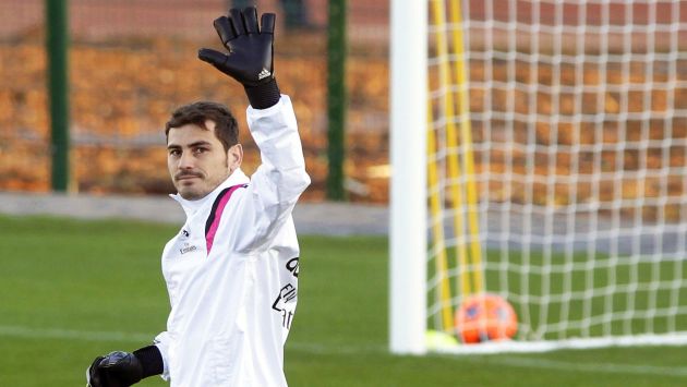Iker Casillas estaría cerca de dejar el Real Madrid. (EFE)