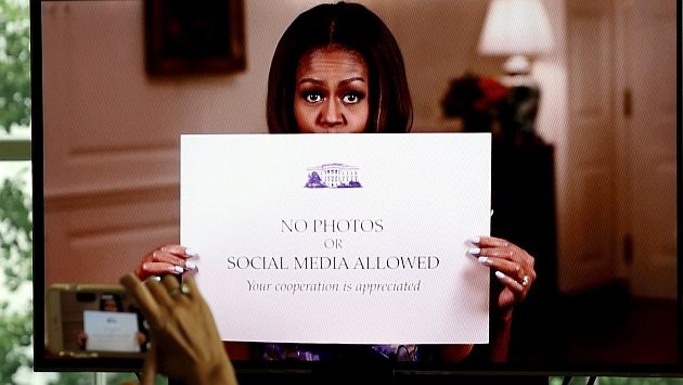 Twitter: Michelle Obama anuncia que ya no se prohíbe tomar fotos en tours dentro de la Casa Blanca. (Reuters)
