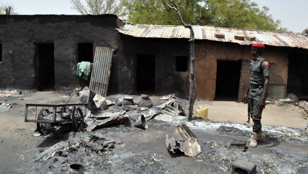 MASACRE. Luego del ataque, los terroristas quemaron los cadáveres e incendiaron las aldeas. (AFP)