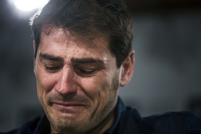 El arquero Iker Casillas se despidió sumamente emocionado de su ex club Real Madrid. (EFE)
