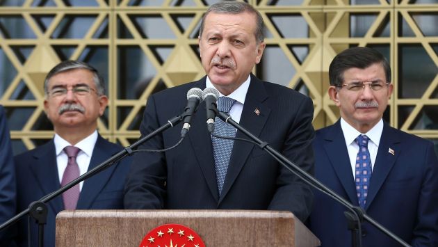 CONVULSIÓN. Presidente turco Erdogan enfrenta grave situación. (AFP)