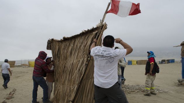 Invasores aseguraron pertenecer a la asociación de vivienda Defensores del Morro. (Andina).