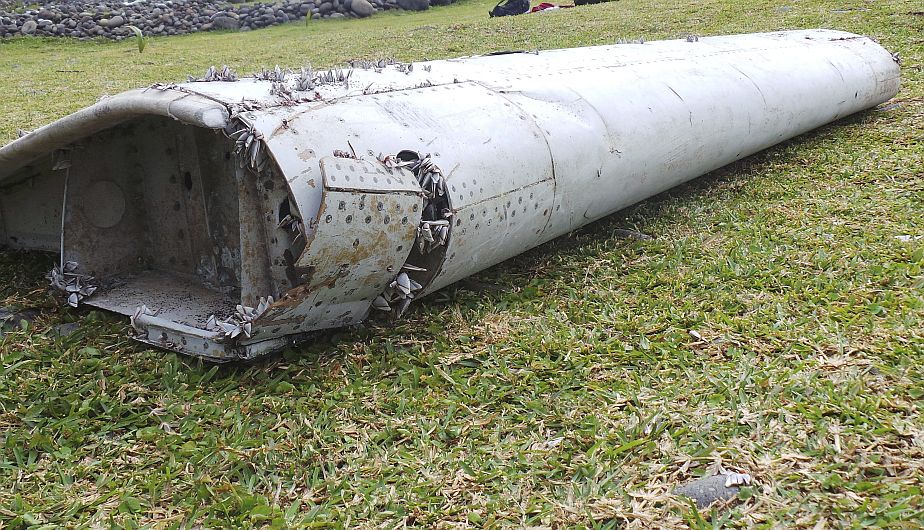 Las autoridades de Malasia confirmaron que los restos de avión hallados en la isla de La Reunión, en el océano Índico, pertenecen a un Boeing 777. (EFE)