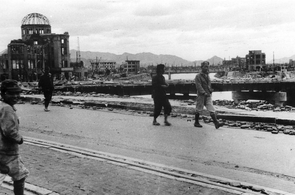 Zona industrial de Hiroshima tras el bombardeo y su situación en la actualidad (Reuters)