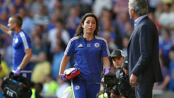 Mourinho y Eva Carneiro, la médica del Chelsea (telegraph.co.uk).