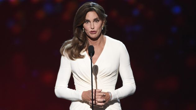 Caitlyn Jenner sería acusada de homicidio involuntario por causar accidente. (AP)