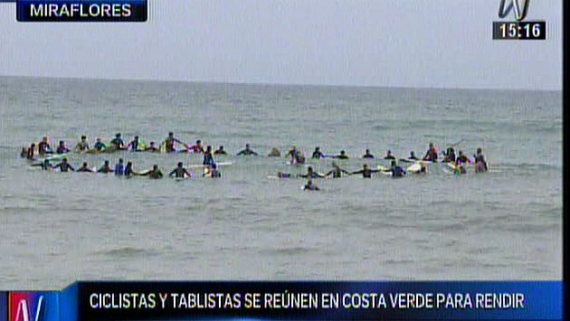 Decenas de tablistas realizaron homenaje póstumo a ciclista atropellado en la Costa Verde. (Canal N)