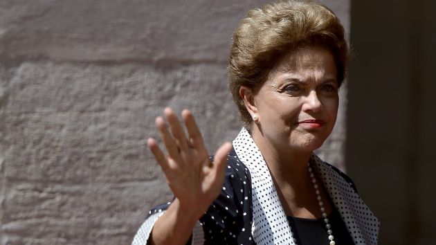 Dilma Rousseff afronta una grave crisis de corrupción que le ha restado puntos en las encuestas. (Reuters)