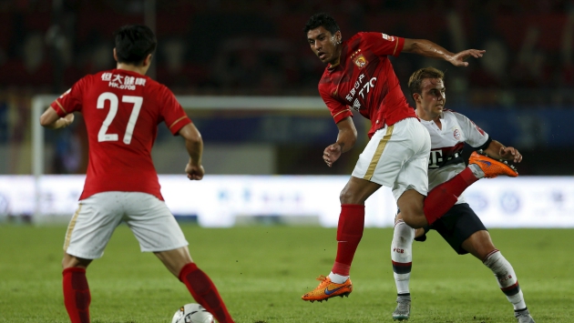 Gol de Paulinho se ha vuelto viral en YouTube (Reuters)