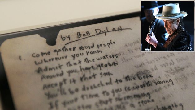 El manuscrito contiene varias correcciones a la canción que Dylan grabó. (Referencial/AFP)