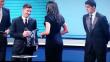 A Luis Suárez se le fueron los ojos por presentadora en evento de la UEFA [Video]