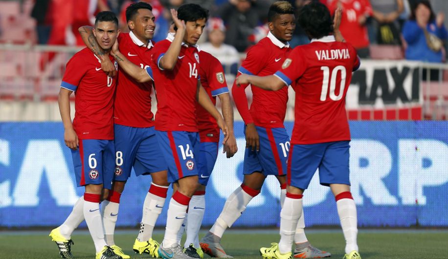 Chile volteó el partido y se impuso 3-2 ante Paraguay (AFP)