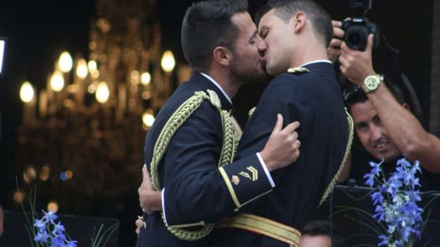España: Primera boda gay de la Policía Nacional. (Difusión)