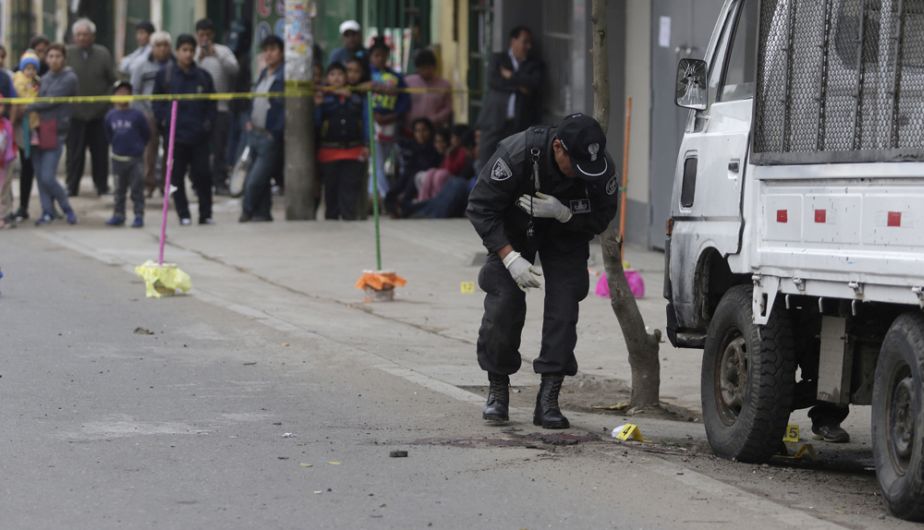 Falleció policía que intentó desactivar granada en colegio de Villa El Salvador. (Anthony Niño de Guzmán/Perú21)