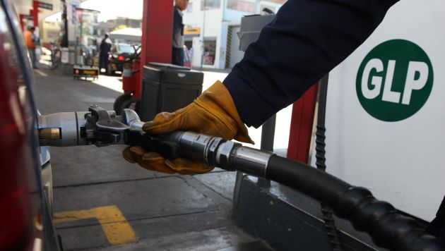 Indecopi reveló presunta concertación de precios de combustibles. (Perú21)