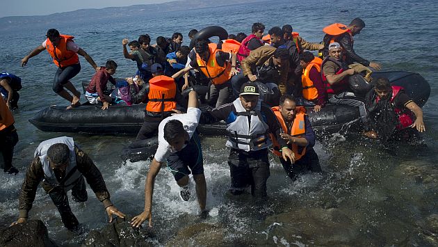 Estado Islámico dice que quienes escapan a Europa cometen “pecado grave” y usan la imagen de Aylan. (AFP)