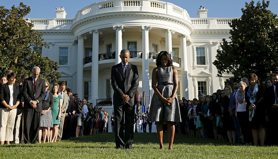Obama encabezó minuto de silencio por 14 aniversario de los atentados del 11-S. (Reuters)