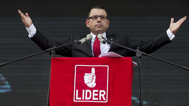 Manuel Baldizón renunció a partido tras denunciar irregularidades en elecciones. (AP)