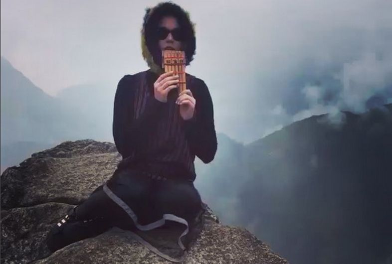 Katy Perry compartió varios videos donde toca zampoña en Cusco (Instagram/KatyPerry