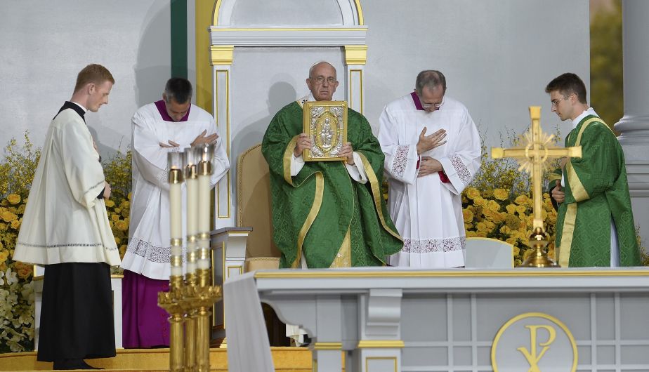 Papa Francisco retorna a Roma tras visita histórica a Cuba y Estados Unidos. (EFE)