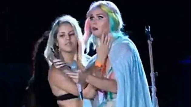 Katy Perry puso esta cara por lo que sucedió en Rock in Rio. (YouTube)
