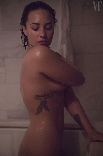 Demi Lovato se desnudó en cuerpo y alma para la revista Vanity Fair [Fotos y video]