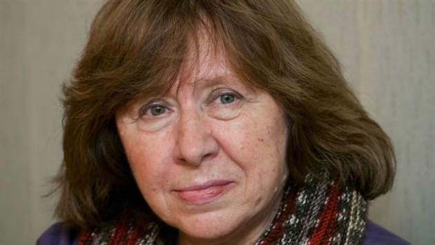 Svetlana Alexievich, la Premio Nobel de Literatura 2015, reside en Alemania (AFP)