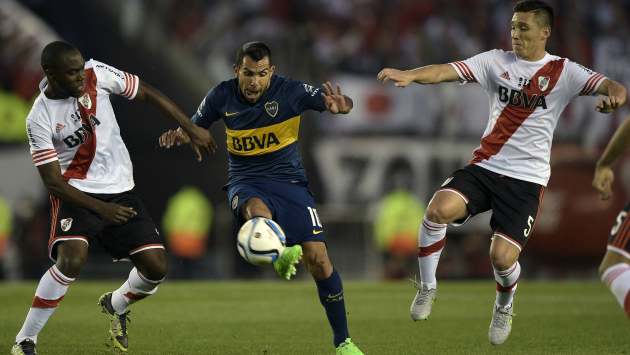 Este encuentro entre River Plate y Boca Juniors debía disputarse en junio pasado. (Reuters)