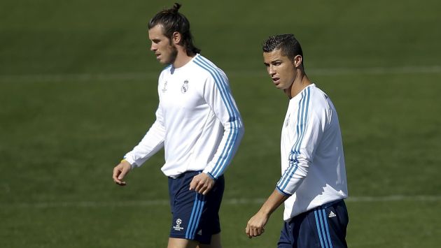 Gareth Bale y Cristiano Rolando no hicieron más dramas. (Reuters)
