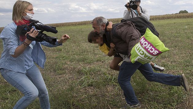 Petra Laszlo: Reportera húngara evalúa denunciar a inmigrante que golpeó. (USI)