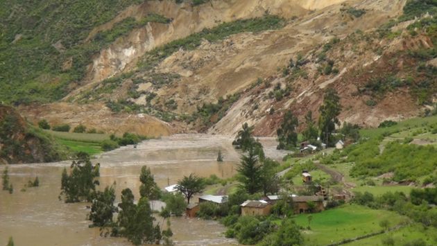 Huancavelica: Declaran estado de emergencia en 2 distritos por peligro de deslizamientos. (Andina)