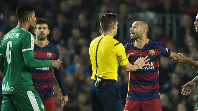Javier Mascherano y el Barcelona nos enseñan que hay una diferencia clara entre insultos. (Reuters)