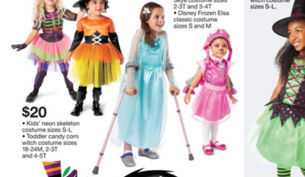 Que una niña use muletas en el catálogo de Target por Halloween no pasó desapercibido para Jen Spickenagel Kroll. (Facebook)